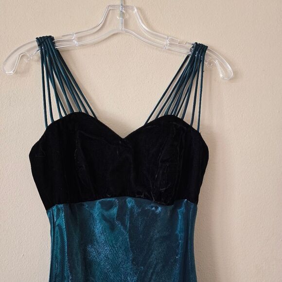 All‎ That Jazz Elegant Black Velvet & Green Maxi Dress Size 3 Y2k Prom Wimsigoth - Picture 5 of 12